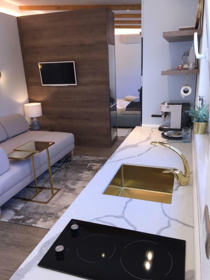 Mamma Mia Apartments-city Center Apartment Hvar Town